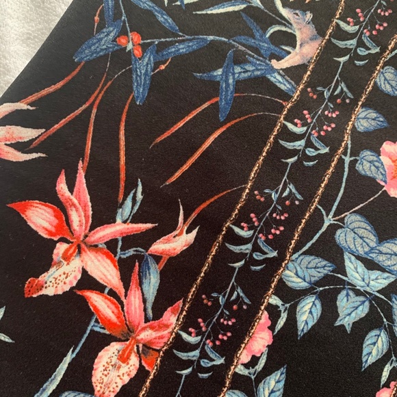 Mini flowered dress - Picture 2 of 4